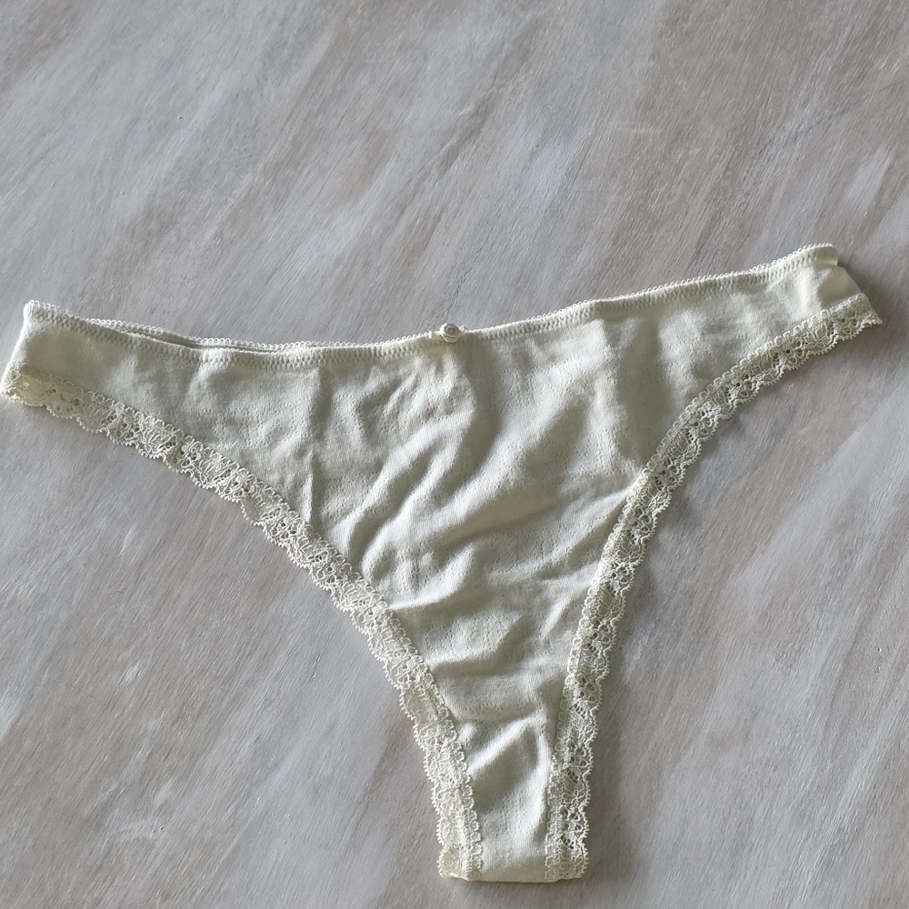 SKIMS LACE POINTELLE Thong/ 2X/BONE/ NWT